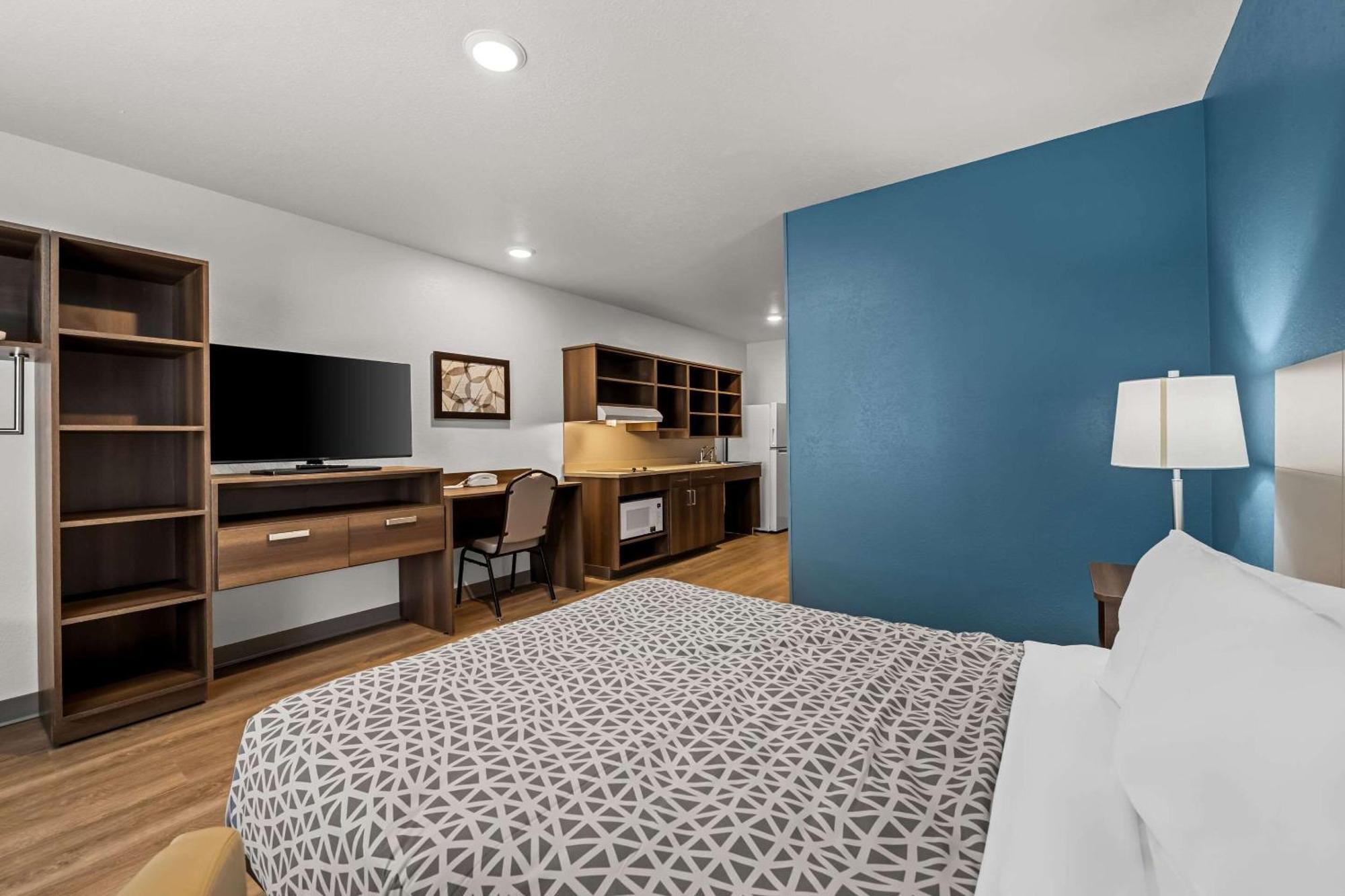 Woodspring Suites Loves Park - Rockford Bagian luar foto