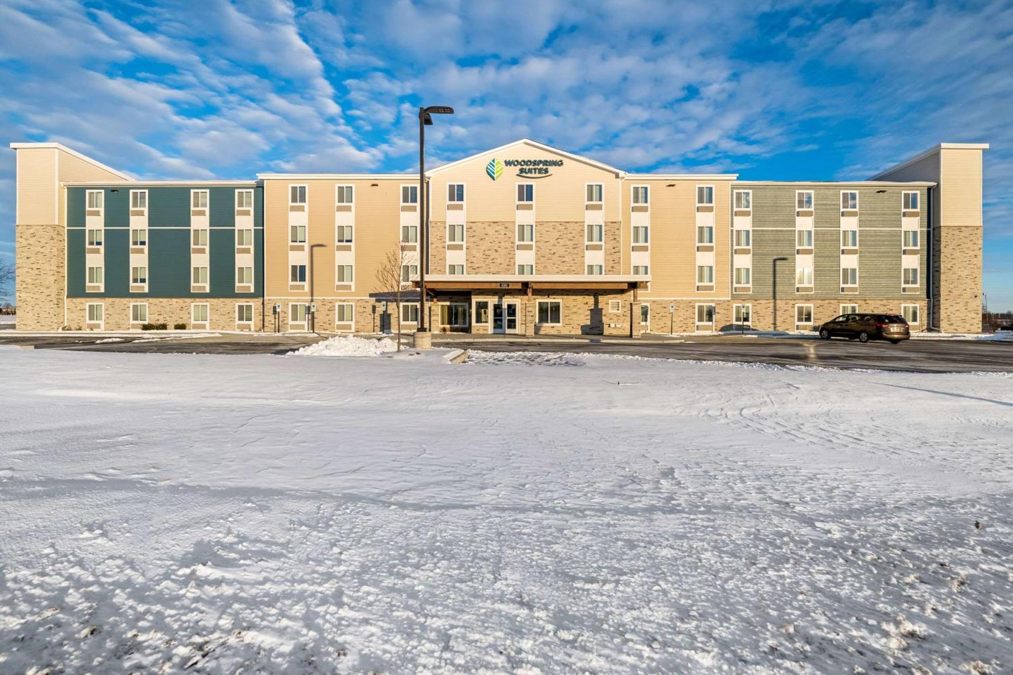Woodspring Suites Loves Park - Rockford Bagian luar foto